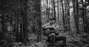 Singer/Guitarist Doug Wamble Explores “Blues in the Present Tense” on New Album Out Oct. 21
