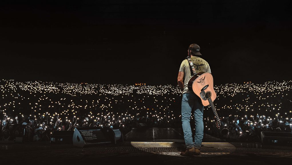 Thomas_Rhett-with-Martin_SITKA_Custom