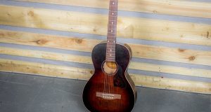 Art & Lutherie Guitars Roadhouse Bourbon Burst A/E – Acoustic Review